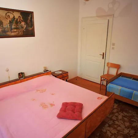 Piv Apartament Sutivan