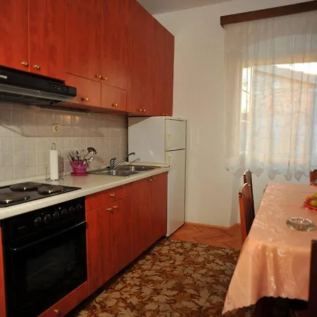 Piv Apartment *